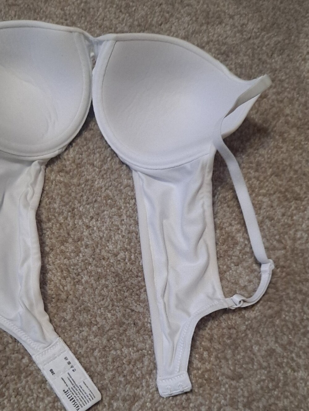 vassarette Black and White Convertible T-Shirt Bras Duo - Picture 5 of 14